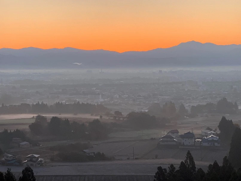 11月16日岩手県滝沢盛岡:日の出前の彩の画像