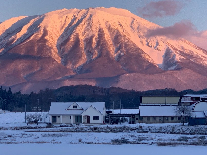 放射冷却な朝の南部赤富士的岩手山 (4)の画像