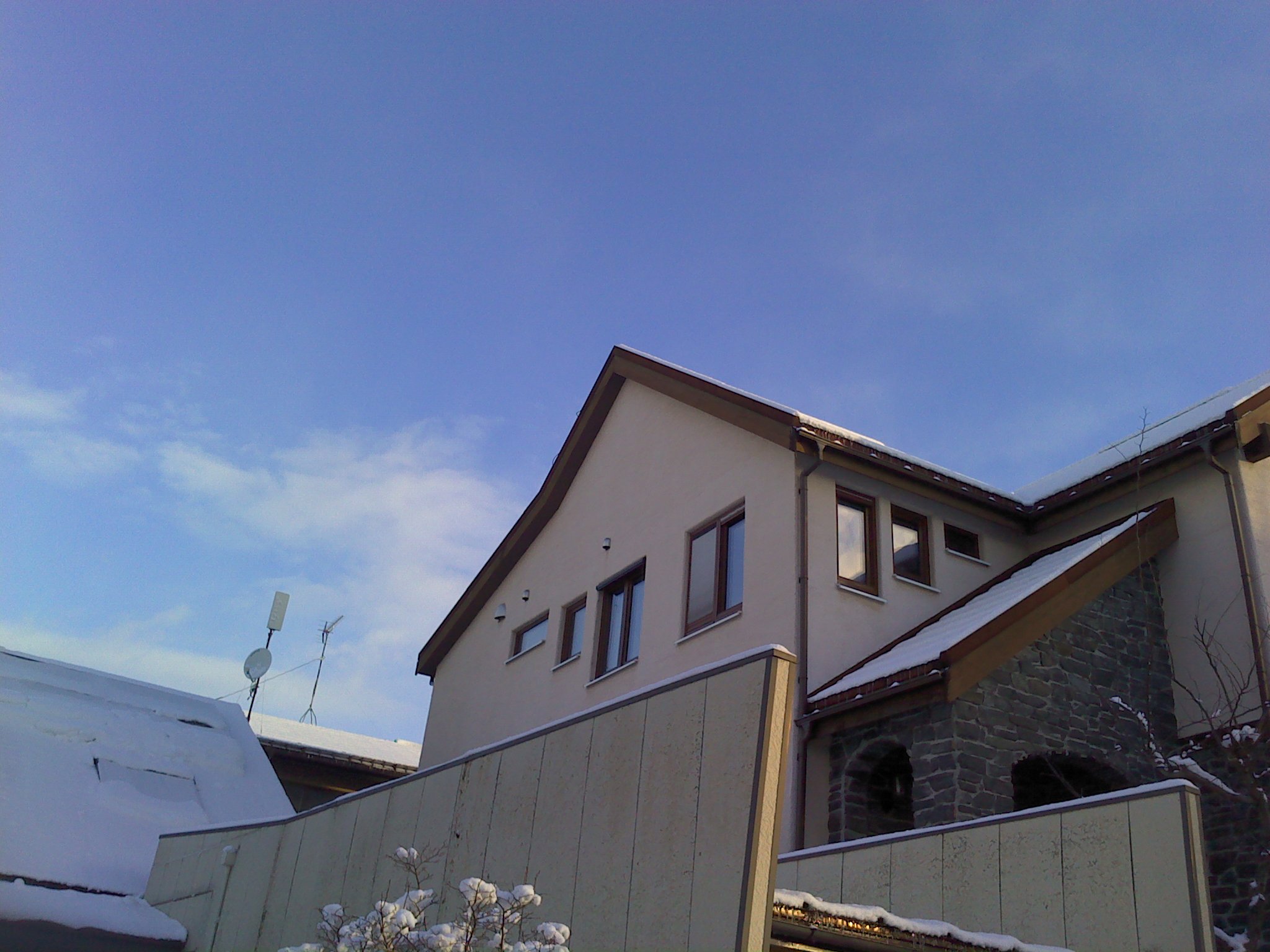 岩手県滝沢市住宅展示場：1月16日朝外観と天気の画像