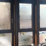 ２階３層ガラス外側結露の画像