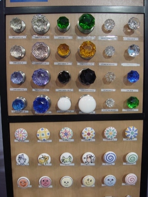 家具の扉ノブの画像