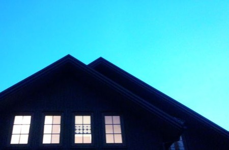 住宅のシルエットの画像