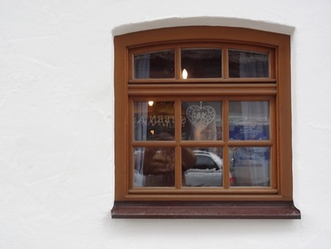 北欧住宅の窓辺 (3)