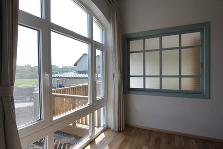 窓のデザインを楽しむ窓(5)