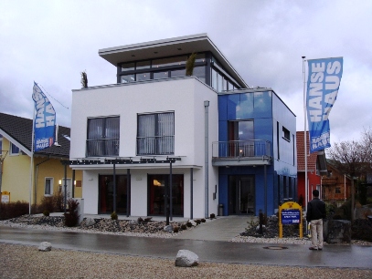ドイツの３階建て住宅展示場の画像