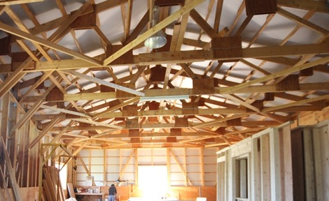 小屋組みトラスの画像