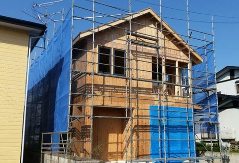 2階建ての家の画像