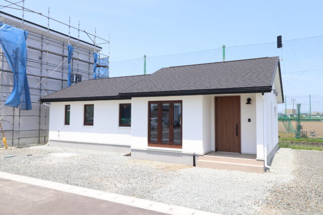 三角屋根の平屋｜岩手県で自然素材にこだわった注文住宅を建てるなら大共ホームの画像