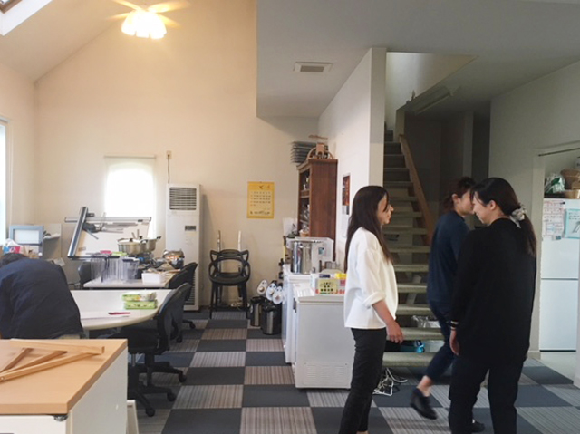 女性スタッフのたこやきチームの画像
