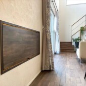 陽だまりのもとに住まう家の造作カウンターの画像