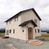 淡い色の素敵な外壁の画像