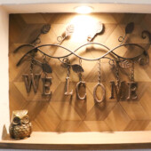 「ＷＥＬＣＯＭＥ」と飾られたインテリア性の高いニッチの画像