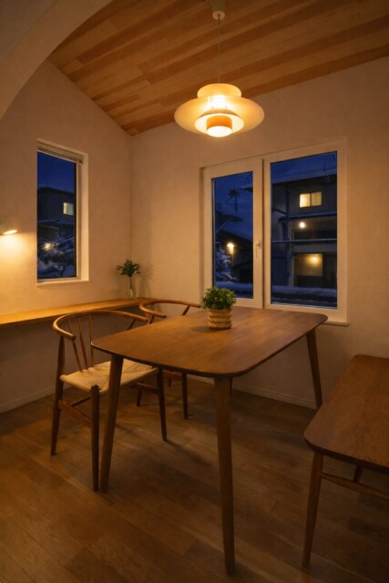 お施主様こだわりのダイニング｜岩手県で高断熱新築一戸建てを考えるなら大共ホームの画像