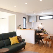 中堤町施主インタビュー　リビング｜岩手県で高断熱高気密注文住宅を考えるなら大共ホームの画像