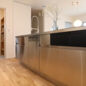 ステンレスキッチン｜盛岡市で平屋をお考えの方は高断熱高気密注文住宅の大共ホームの画像