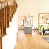 階段温かみを感じる｜盛岡市で平屋をお考えの方は高断熱高気密注文住宅の大共ホームの画像