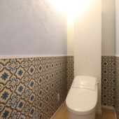 汚れ防止にクッションフロアを壁に｜盛岡市で大屋根のお家をお考えの方は高断熱高気密注文住宅の大共ホームの画像