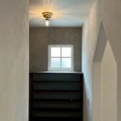 腰窓玄関収納｜岩手県で高断熱高気密注文住宅を考えるなら大共ホームの画像