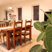 木の温もりを感じるリビングダイニング｜岩手県で高断熱新築一戸建てを考えるなら大共ホームの画像