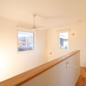 可愛いステンドグラスを埋め込みました｜盛岡市で高断熱新築一戸建てを考えるなら大共ホームの画像