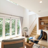 ４連のフォールディングドア　明るいリビング｜Ua値0.23の高断熱高気密注文住宅大共ホームの画像