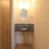 ただいま手洗い可愛いミラー｜Ua値0.23の高断熱高気密注文住宅大共ホームの画像