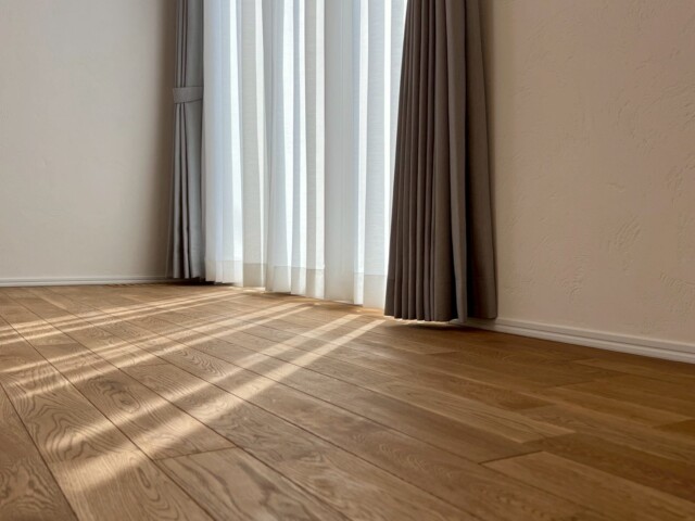 温水床暖房で乾燥しない快適な暮らしを実現｜Ua値0.23の高断熱高気密注文住宅大共ホームの画像