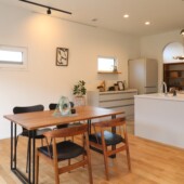 広々としたダイニンスペース｜盛岡市で高断熱高気密住宅を建てるなら大共ホームの画像