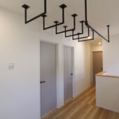 2Fのホールに設置した雲梯｜盛岡市で高断熱高気密住宅を建てるなら大共ホームの画像