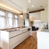 キッチンが中央にある間取り｜盛岡市で平屋の注文住宅を建てるなら大共ホームの画像