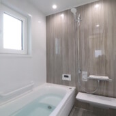 窓があり、明るい浴室｜盛岡市で高断熱高気密新築一戸建てを考えるなら大共ホームの画像