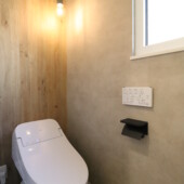 トイレにも窓が付いている｜盛岡市で高断熱高気密新築一戸建てを考えるなら大共ホームの画像