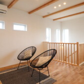 化粧梁のあるリビング｜岩手県で平屋をお考えの方は高断熱高気密注文住宅の大共ホームの画像