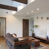 Simple Light Modern　リビング｜岩手県で北米型2×4工法を行う高断熱高気密注文住宅大共ホームの画像