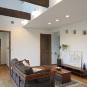 Simple Light Modern　リビング｜岩手県で北米型2×4工法を行う高断熱高気密注文住宅大共ホーム